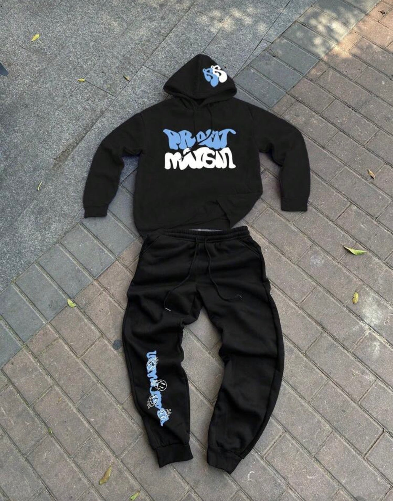 Manfinity EMRG 2pcs Men's Autumn Winter Letter Printed Drawstring Thermal
Lined Hoodie And Sweatpants Casual