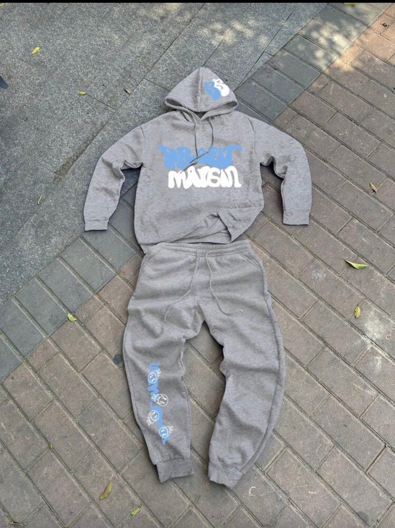 Manfinity EMRG 2pcs Men's Autumn Winter Letter Printed Drawstring Thermal
Lined Hoodie And Sweatpants Casual